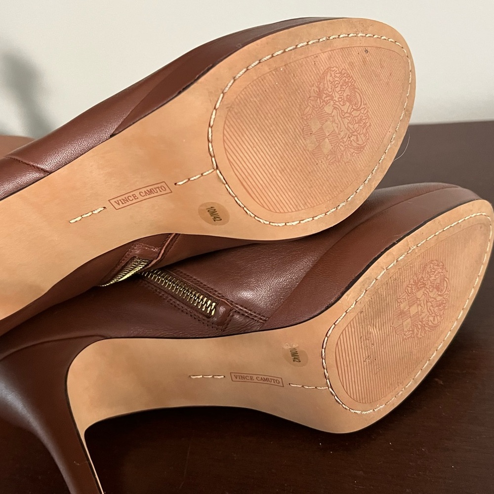 Vince Camuto Brown Ankle Booties Leather - Picture 6 of 6